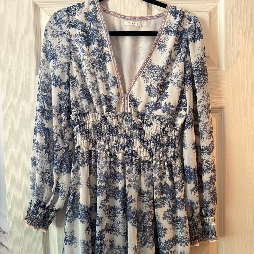 Max Studio Blue and White Long Sleeve Dress